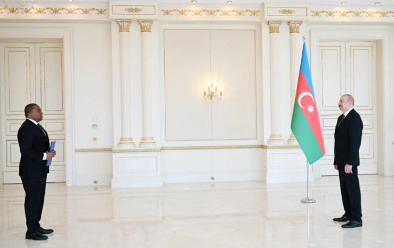 Prezident İlham Əliyev Esvatininin Azərbaycanda yeni təyin olunmuş səfirini qəbul edib - FOTO