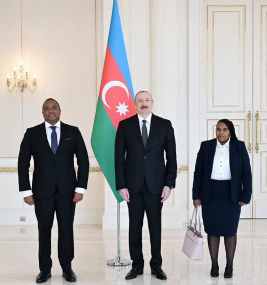 Prezident İlham Əliyev Esvatininin Azərbaycanda yeni təyin olunmuş səfirini qəbul edib - FOTO