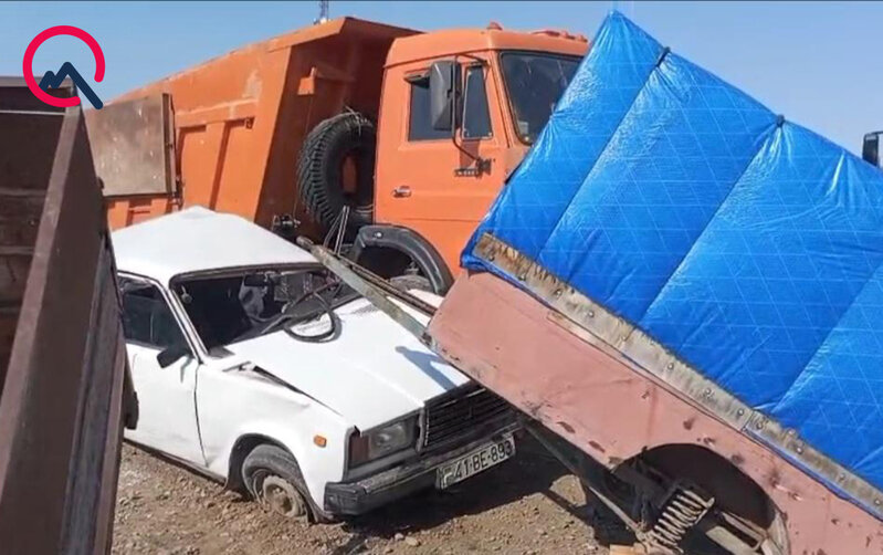 Ağcabədidə ağır qəza - Ölən var, ata və övladları yaralıdır - Fotolar