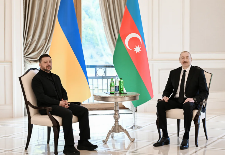 İlham Əliyevin Qəbələdə Volodimir Zelenski ilə təkbətək görüşü olub - FOTO - VİDEO