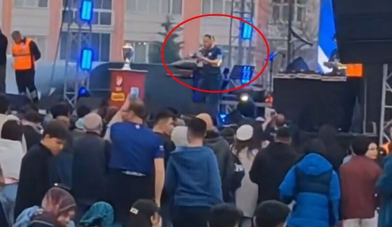 Məktəbdə şok hadisə: 8 yaşlı uşaqları valideynlər döydü - VİDEO