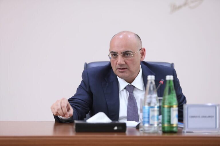 Azərbaycanda tikinti sahəsində icazə prosedurları müzakirə olunub - FOTOLAR