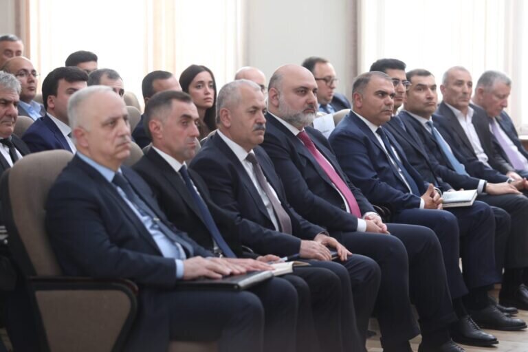 Azərbaycanda tikinti sahəsində icazə prosedurları müzakirə olunub - FOTOLAR