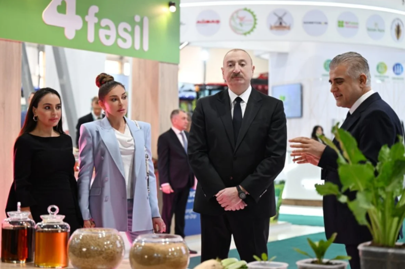 İlham Əliyev 19-cu "Caspian Agro Week" və 31-ci "InterFood Azerbaijan" sərgiləri ilə tanış olub - FOTO