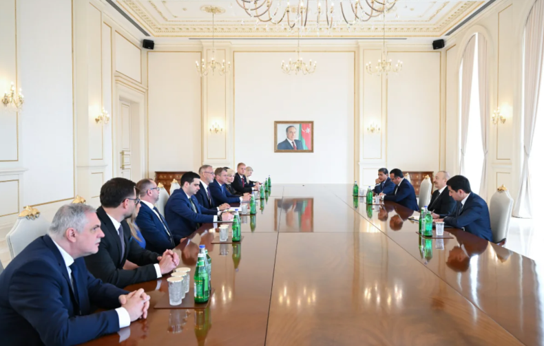 İlham Əliyev Slovakiya Milli Şurası sədrinin başçılıq etdiyi nümayəndə heyətini qəbul edib - FOTO