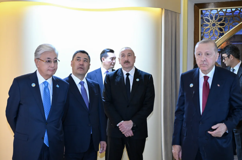 İlham Əliyev və TDT-nin qeyri-rəsmi Zirvə görüşünün digər iştirakçıları Türküstanda bir sıra mədəni məkanlarla tanış olublar - FOTO