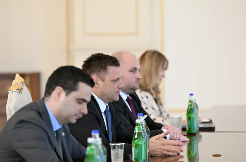 İlham Əliyev Slovakiya baş nazirinin müavinini qəbul edib - FOTO