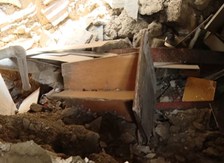 Bakıda evin bir hissəsi çökdü - Fotolar