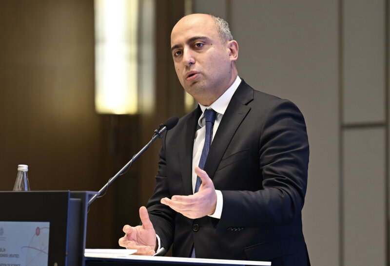 Universitetlər Bakıdan köçürülür? - Nazir AÇIQLADI