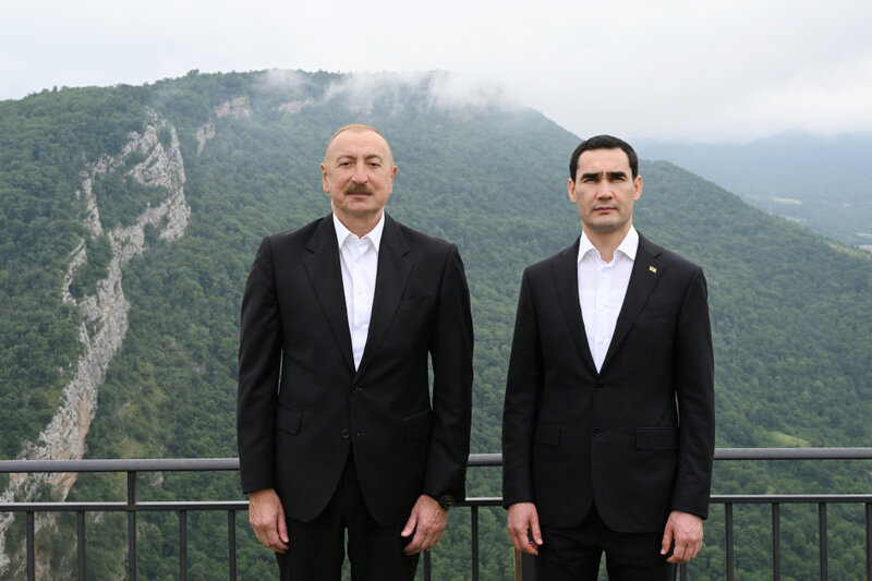 Türkmənistan Prezidentinə Qarabağ atı hədiyyə edilib