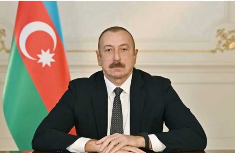 Prezident bir qrup dövlət qulluqçusunu təltif etdi - SİYAHI