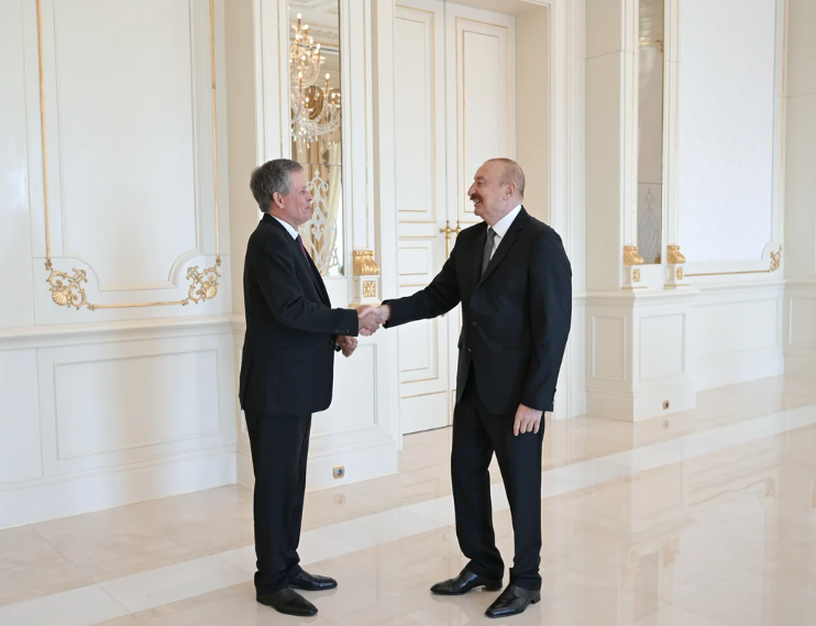 Azərbaycan Prezidenti ABŞ Senatının Xarici Əlaqələr Komitəsinin üzvünü qəbul edib - FOTO