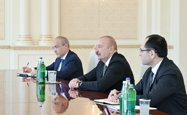 Prezident İlham Əliyev "John Deere" şirkətinin nümayəndə heyətini qəbul edib - FOTO