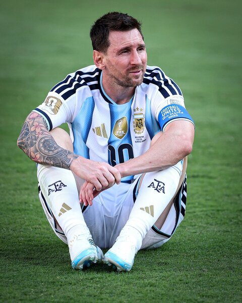 Messi məğlubiyyətə ağladı - Fotolar