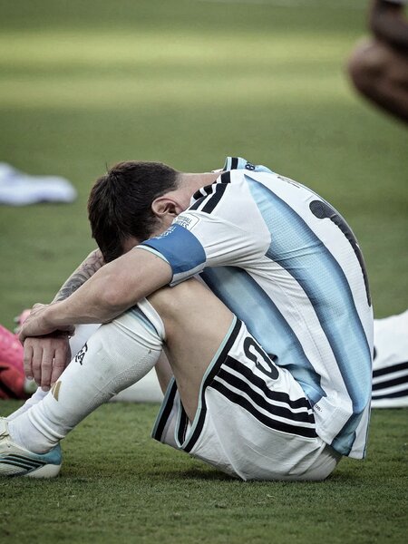 Messi məğlubiyyətə ağladı - Fotolar