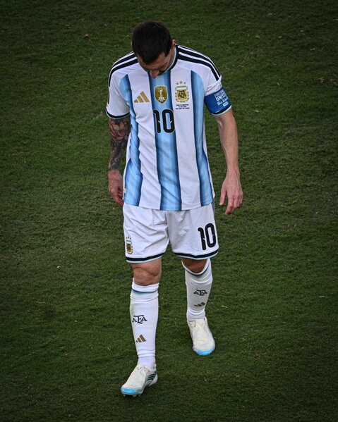 Messi məğlubiyyətə ağladı - Fotolar