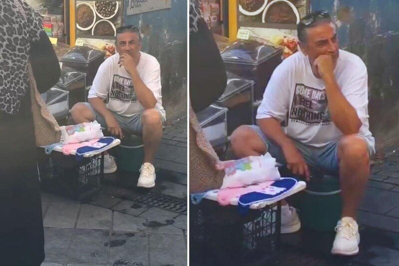 Müğənni Çelik bazarda kisə satır - (Video)