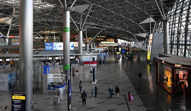 Rusiyaya dron hücumu səbəbindən uçuşlar təxirə salınıb