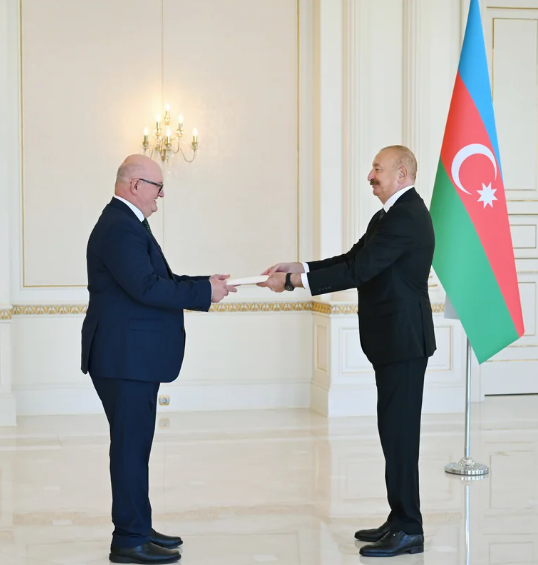 İlham Əliyev Böyük Britaniyanın Azərbaycana yeni təyin olunmuş səfirini qəbul edib - FOTO