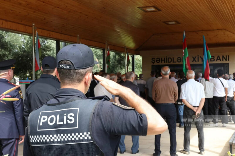 İtkin şəhidlər dəfn olunur - Fotolar - Yenilənir