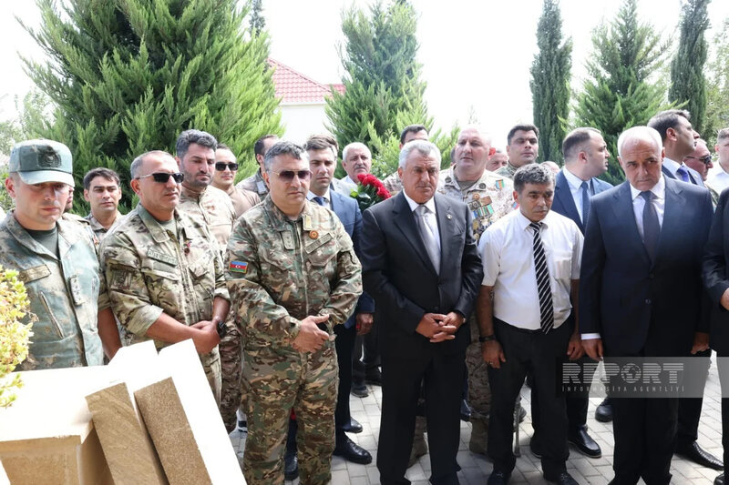 İtkin şəhidlər dəfn olunur - Fotolar - Yenilənir