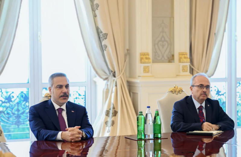 Prezident İlham Əliyev Türkiyənin xarici işlər nazirini qəbul edib