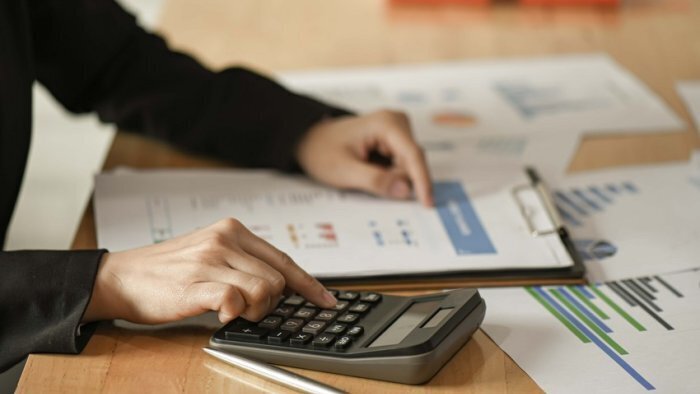 Bank kredit borcuna görə borclunun qohumlarına zəng edə bilər? - AÇIQLAMA