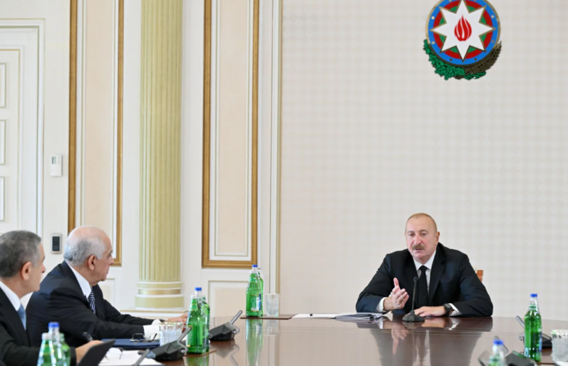 Prezident İlham Əliyev müşavirə keçirdi