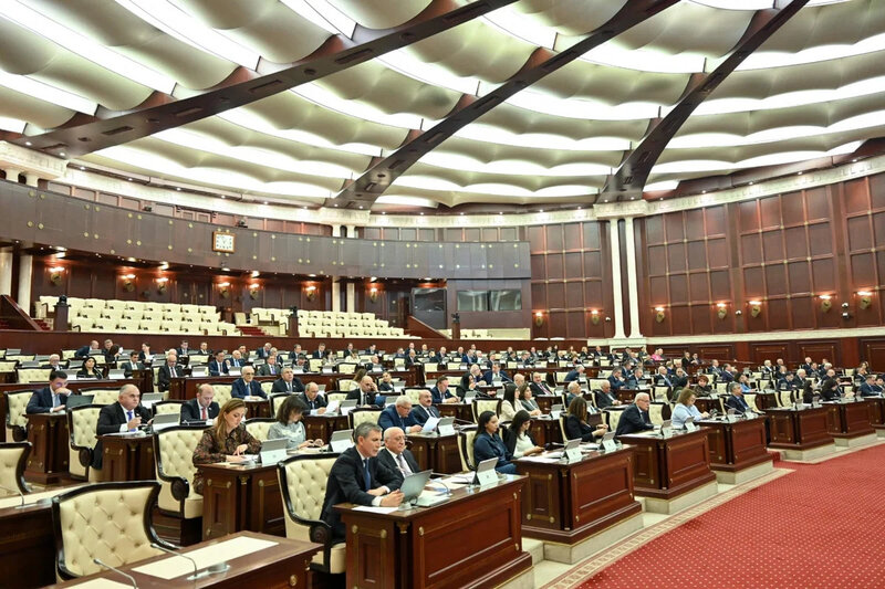 Milli Məclis 27 sentyabr - Anım Günü ilə əlaqədar Bəyanatı müzakirə edir