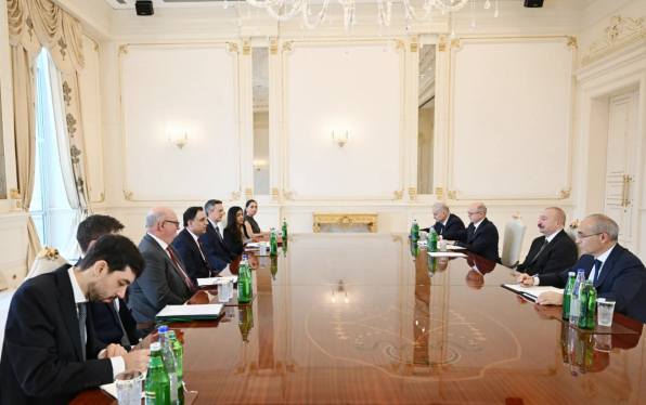 Prezident İlham Əliyev Böyük Britaniyanın ticarət üzrə dövlət nazirini qəbul edib - Foto