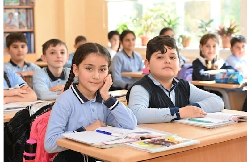 Məktəblərdə nizam-intizam və geyim qaydalarına nəzarət gücləndirilir - monitorinqlər keçiriləcək
