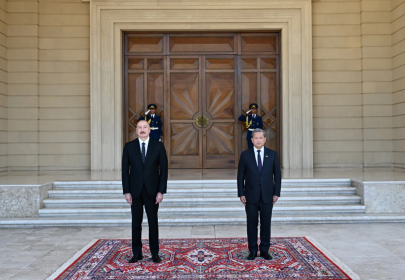 İlham Əliyev Kambocanın baş nazirini qarşılayıb - Foto