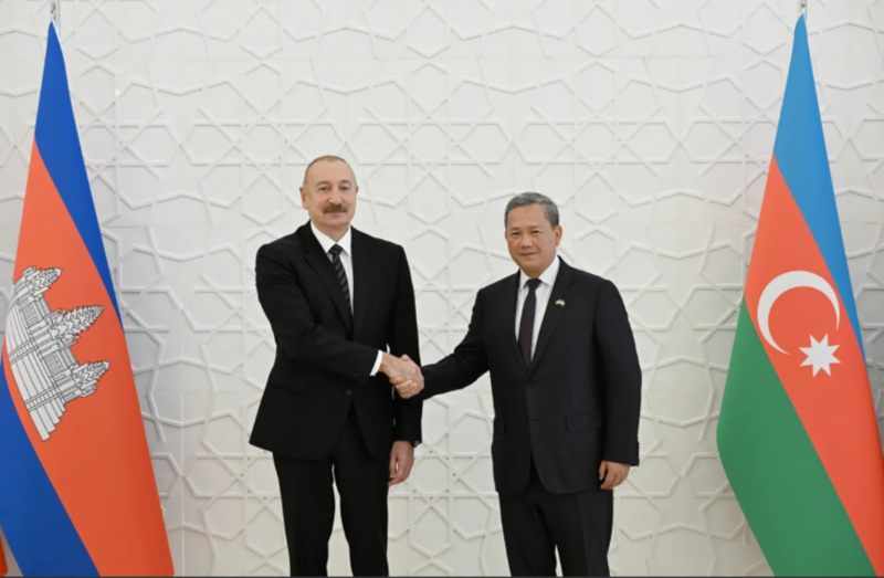 İlham Əliyev Kambocanın baş nazirini qarşılayıb - Foto