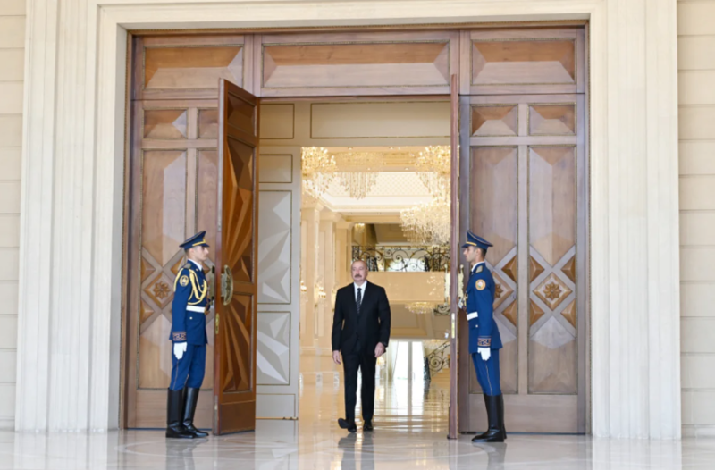 İlham Əliyev Kambocanın baş nazirini qarşılayıb - Foto