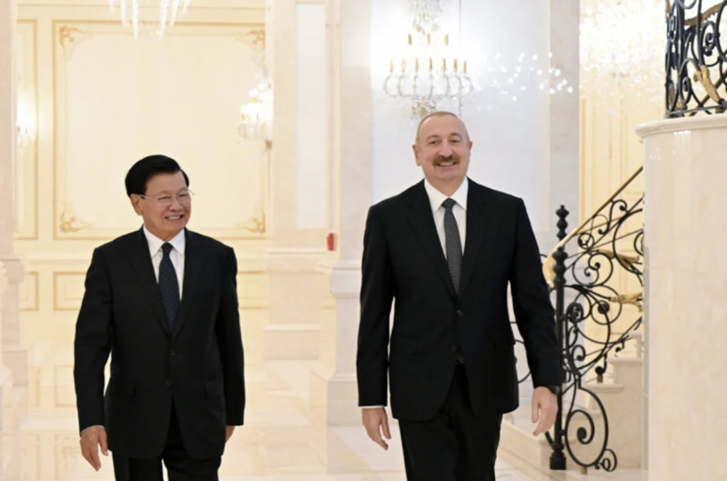 İlham Əliyevin adından Laos prezidentinin şərəfinə rəsmi nahar verilib - Foto