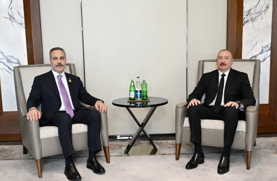 İlham Əliyev Türkiyənin xarici işlər nazirini qəbul edib