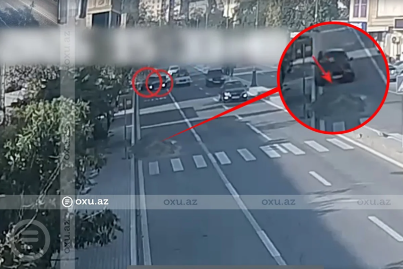 Bakıda iki avtomobil toqquşdu: Piyada öldü - Anbaan video