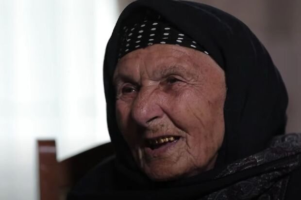 92 yaşlı Səhnə nənə necə ərə verilməsindən danışdı - VİDEO