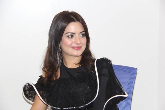 "Pullu kişinin vaxt keçirəcəyi qadın ola bilmərəm" – Mina ilə müsahibə, FOTO