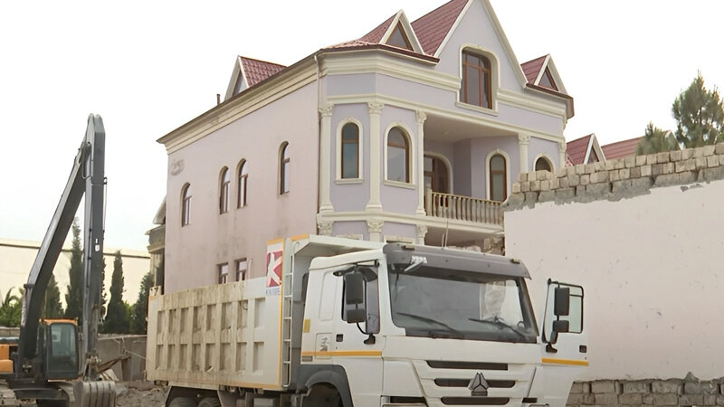 Bakıda bu evlərin sahiblərinə kompensasiya ödənildi (VİDEO)