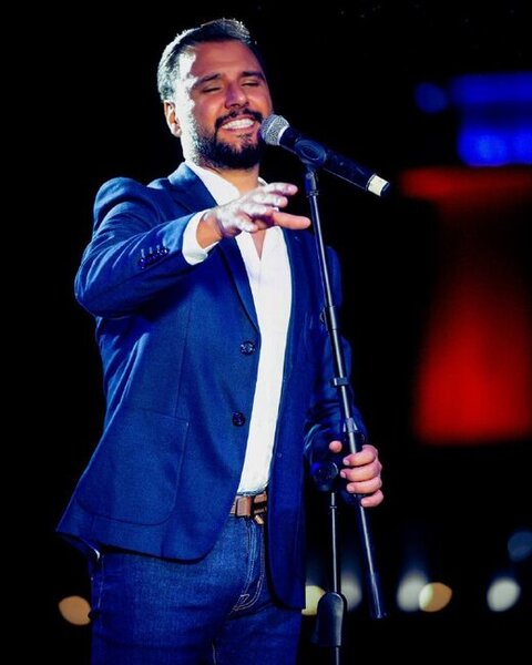 Alişan Bakı konsertində Qarabağ maralını canlı oxudu