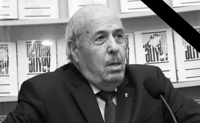 84 yaşlı professor vəfat etdi