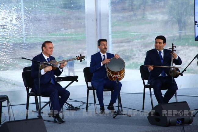 Zəfər Qurultayı ilə bağlı konsert proqramı keçirilir - FOTOLAR