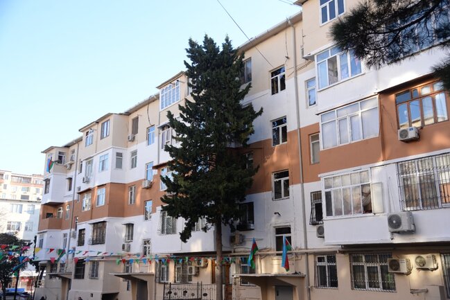 Nəsimi rayonunda növbəti abad həyət sakinlərin istifadəsinə verilib