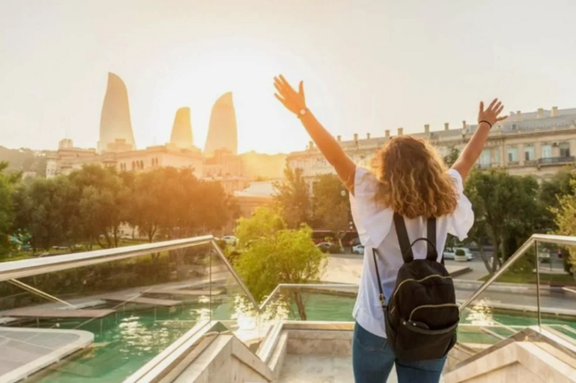 Azərbaycana yay mövsümündə Mərkəzi Asiyadan turist axını 27 %-dən çox artıb