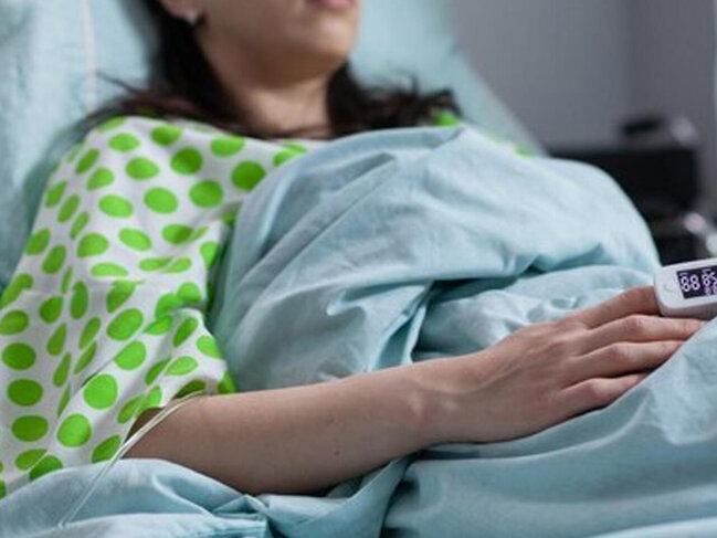 Barmağı keyiyən qadında nadir xəstəlik aşkarlandı