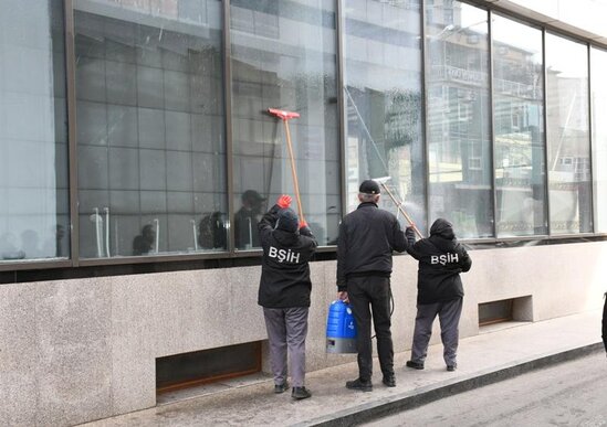 Bu gün Bakının 370 küçəsi yuyulub - FOTO