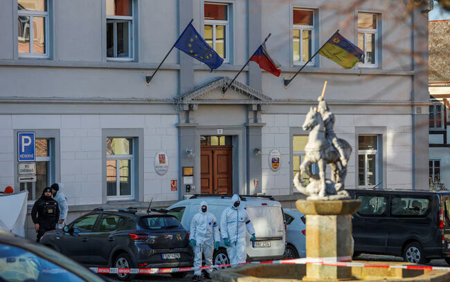 Çexiyada bələdiyyə binasına silahlı hücum - Ölən və yaralılar var+Fotolar