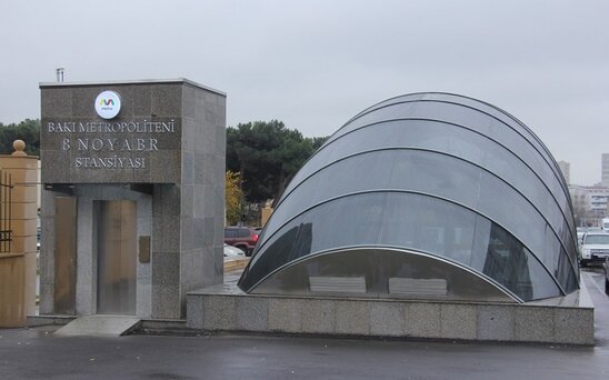 "8 Noyabr" metro stansiyasında son tamamlanma işləri aparılır