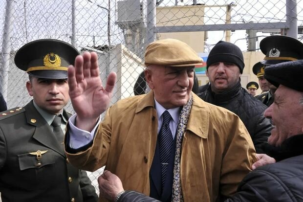 Əfv sərəncamı ilə azadlığa çıxan və bağışlanan eks məmurlar - SİYAHI+FOTOLAR